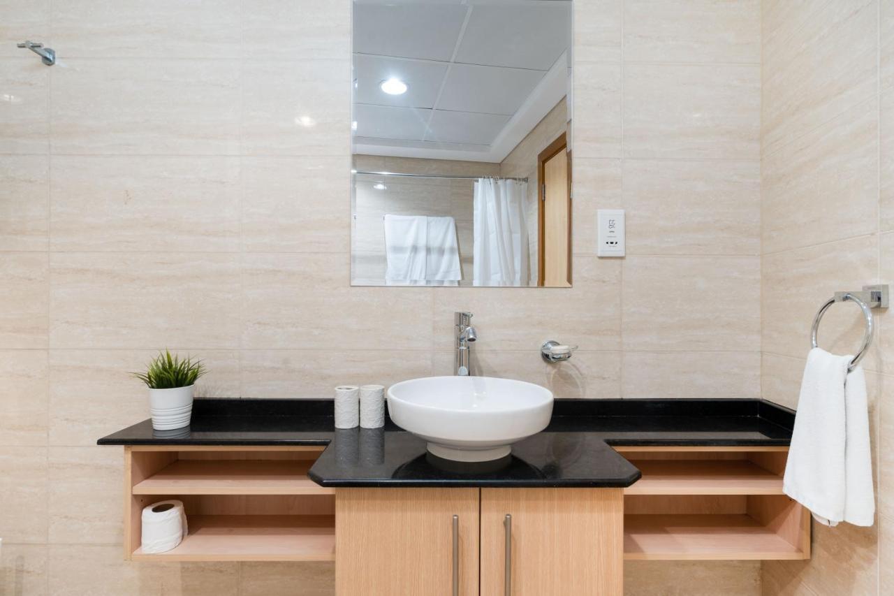 White Sage - Incredible Full Sea And Dubai Eye View In Marina Apartment Bagian luar foto